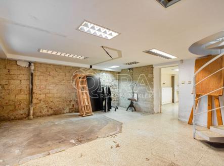 Prodej obchodní prostor, 94 m²