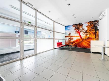 Pronájem obchodní prostor, 143 m²