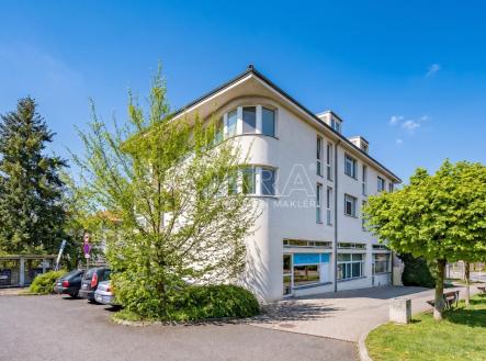 Pronájem obchodní prostory, 143 m² obrázek