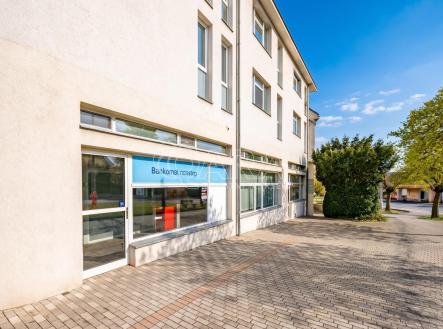 Pronájem obchodní prostory, 143 m²
