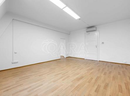 Pronájem kanceláře, 58 m²