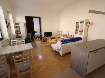 Pronájem kanceláře, 71 m²