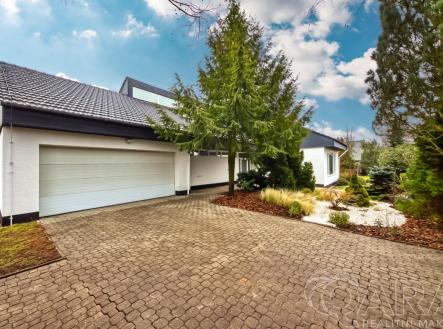 Pronájem domu/vily, 380 m²