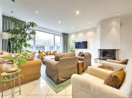 Pronájem domu/vily, 380 m²