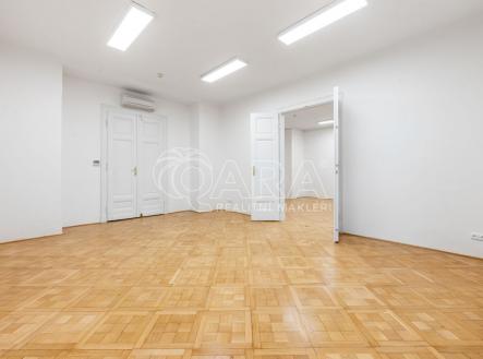 Pronájem kanceláře, 63 m²