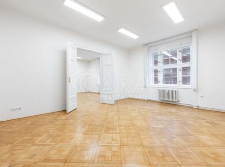 Pronájem kanceláře, 63 m²
