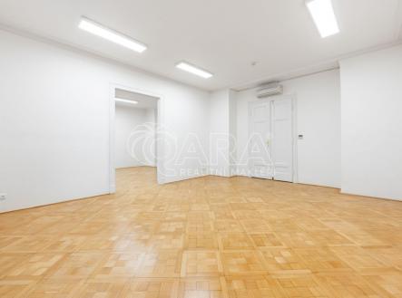 Pronájem kanceláře, 63 m²