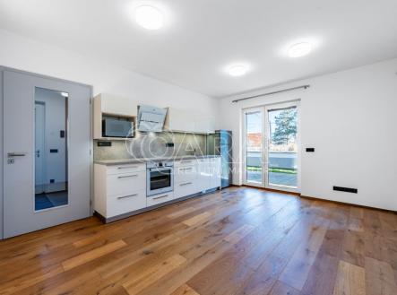 Pronájem bytu, 2+kk, 64 m²