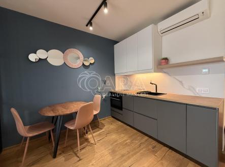 Pronájem bytu, 1+kk, 33 m²