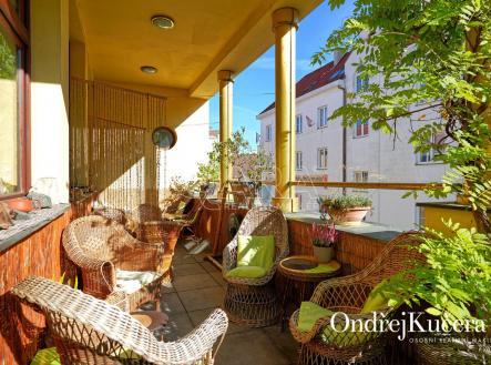 Prodej nájemního domu, 1 000 m²