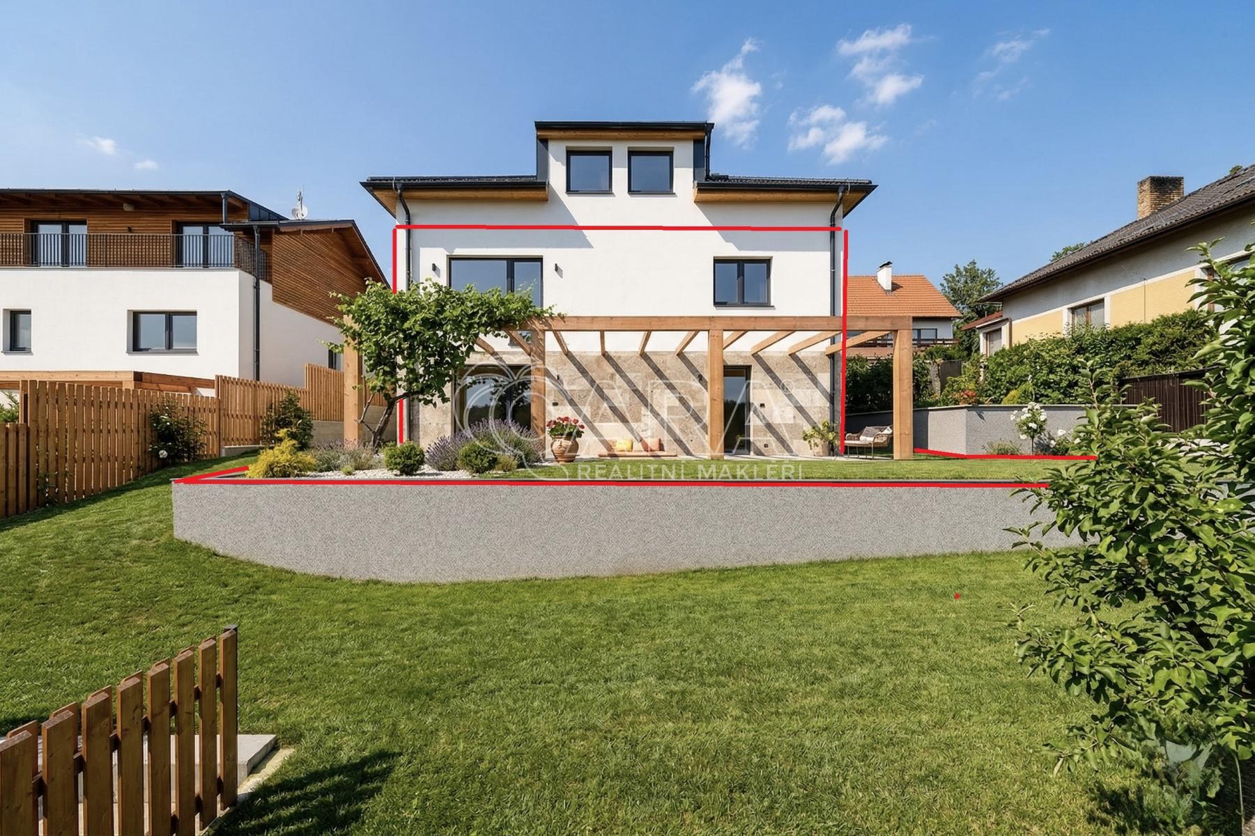 Panorama Garden 2.jpg