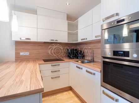 Pronájem bytu, 1+kk, 37,4 m²