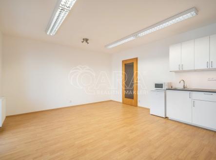 Pronájem bytu, 1+kk, 35 m²