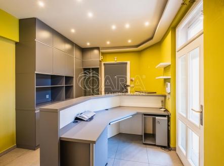 Pronájem kanceláře, 100 m²