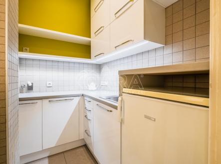 Pronájem kanceláře, 100 m²