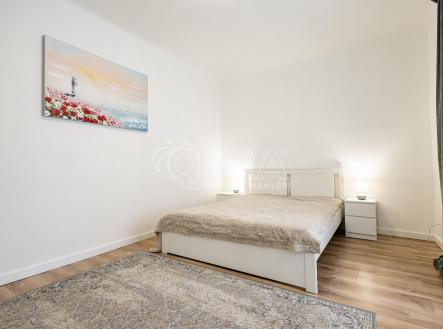 Pronájem bytu, 1+1, 37 m²