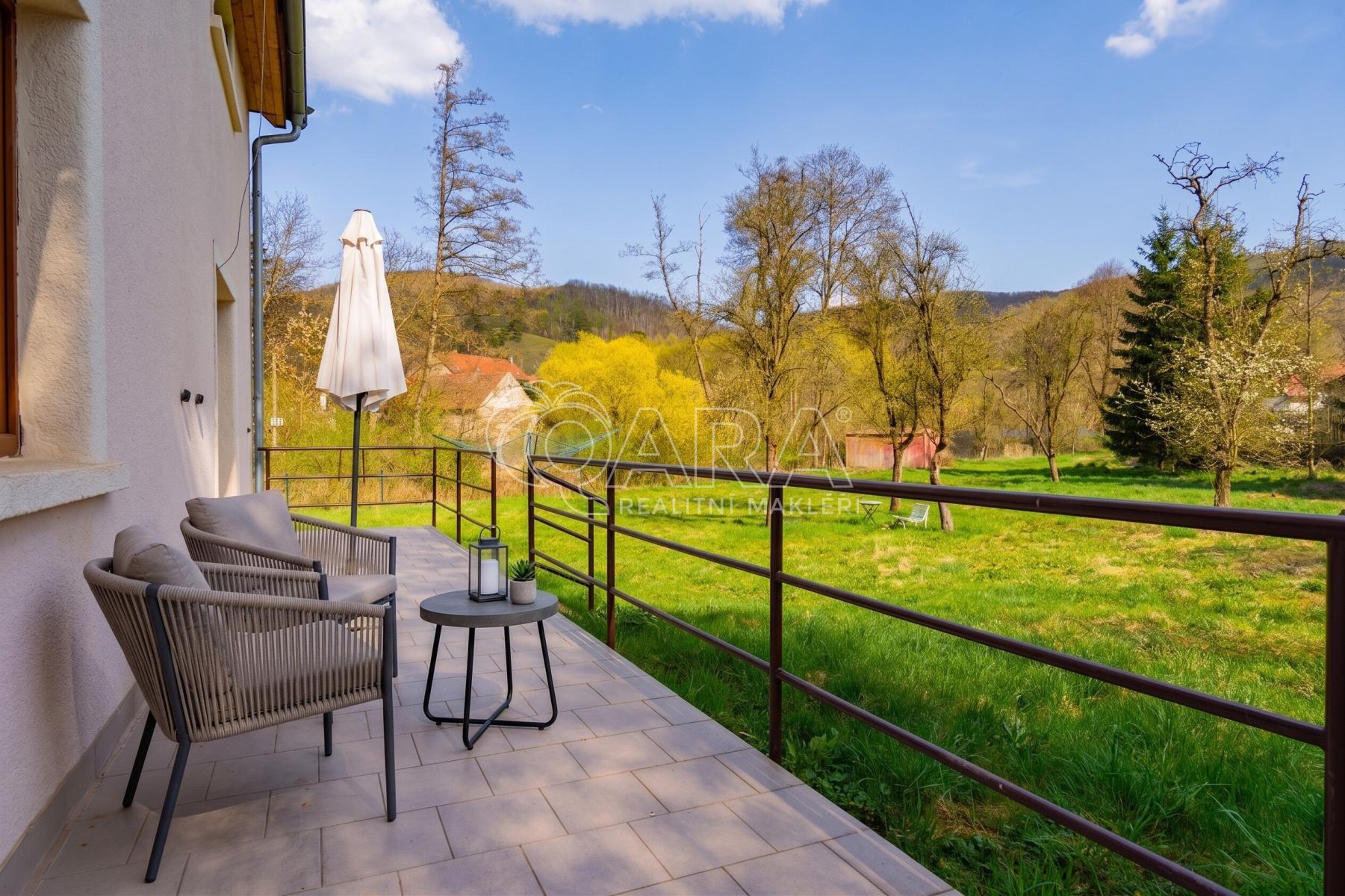 terasa přízemí.jpg