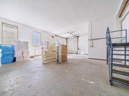 Pronájem skladovací prostor, 210 m²
