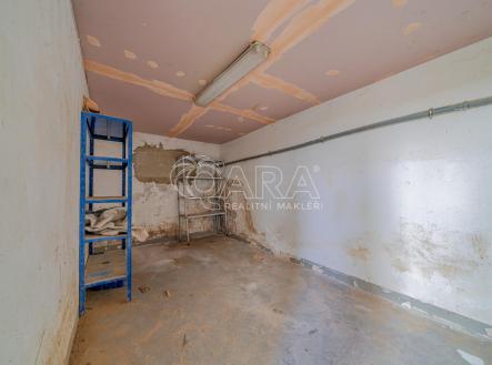 Pronájem skladovací prostor, 210 m²