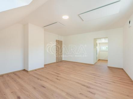 Pronájem bytu, 1+kk, 30,5 m²