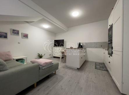 Pronájem bytu, 2+kk, 64 m²