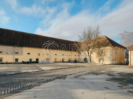 Pronájem skladovací prostor, 400 m²