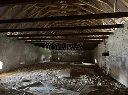 Pronájem skladovací prostor, 400 m²