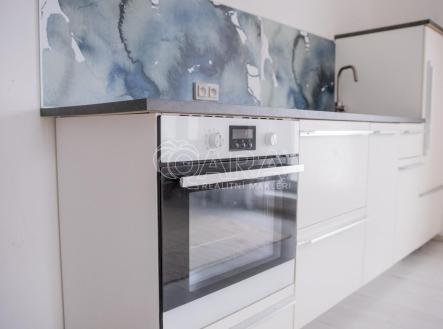Pronájem bytu, 1+kk, 30 m²
