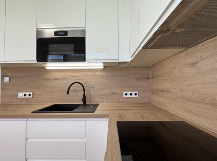 Pronájem bytu, 1+1, 40,3 m²