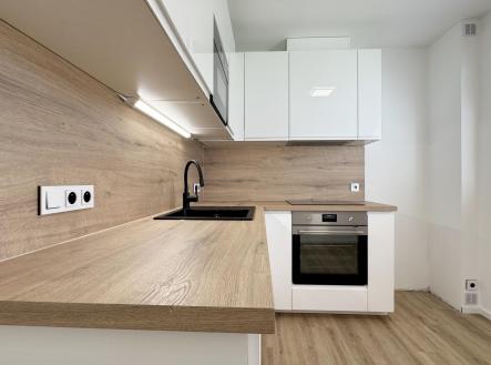 Pronájem bytu, 1+1, 40,3 m²