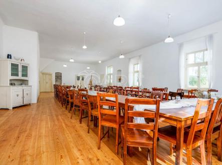 Prodej komerčního objektu, jiný, 1 840 m²