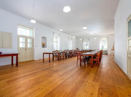 Prodej komerčního objektu, jiný, 1 840 m²