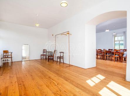 Prodej komerčního objektu, jiný, 1 840 m²
