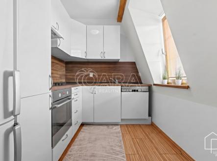 Pronájem bytu, 3+1, 92,7 m²
