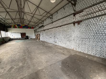 Pronájem skladu, 221 m²