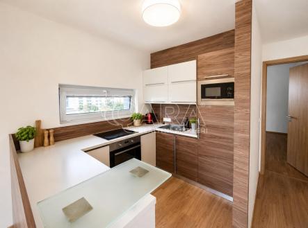 Pronájem bytu, 3+kk, 80 m²