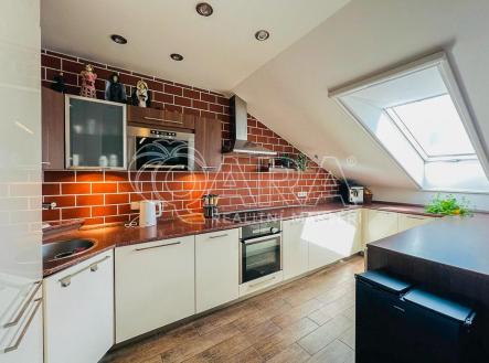 Pronájem bytu, 2+kk, 67 m²