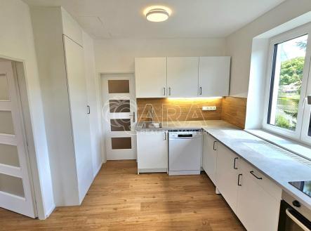Pronájem bytu, 2+1, 62 m² obrázek