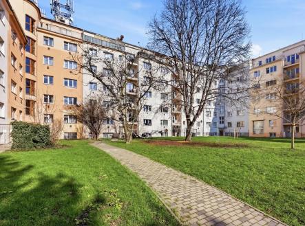 Pronájem bytu, 2+kk, 61 m²
