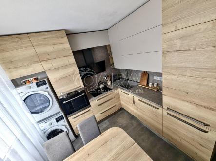 Prodej bytu, 4+1, 92 m²
