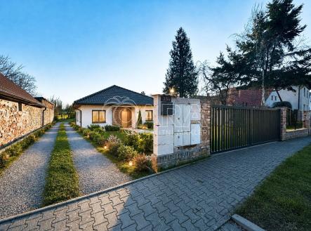 Prodej pozemku pro bydlení, 1 621 m²