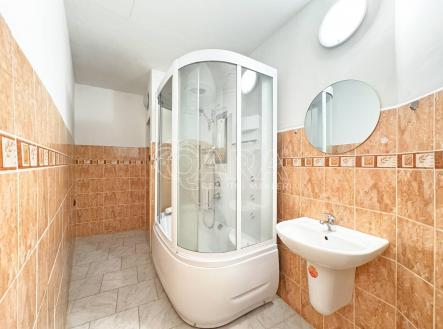 Pronájem bytu, atypický, 64 m²