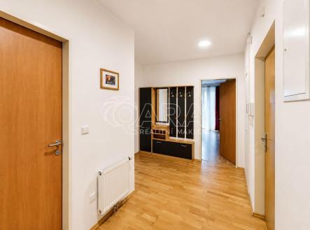 Pronájem bytu, 2+kk, 82 m²