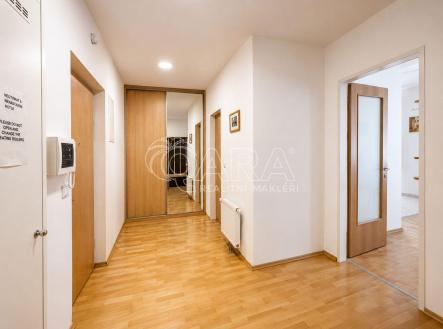 Pronájem bytu, 2+kk, 82 m²