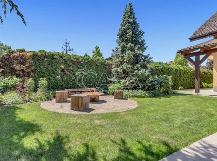 Prodej rodinného domu 6+1, 255 m², pozemek 775 m², Šestajovice u Prahy