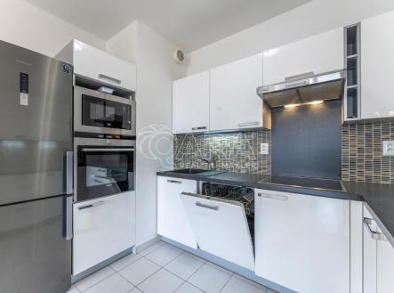 Pronájem bytu, 3+kk, 78 m²