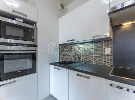 Pronájem bytu, 3+kk, 78 m²