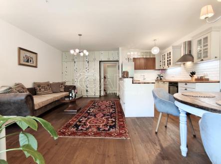 Pronájem bytu, 3+kk, 81 m²