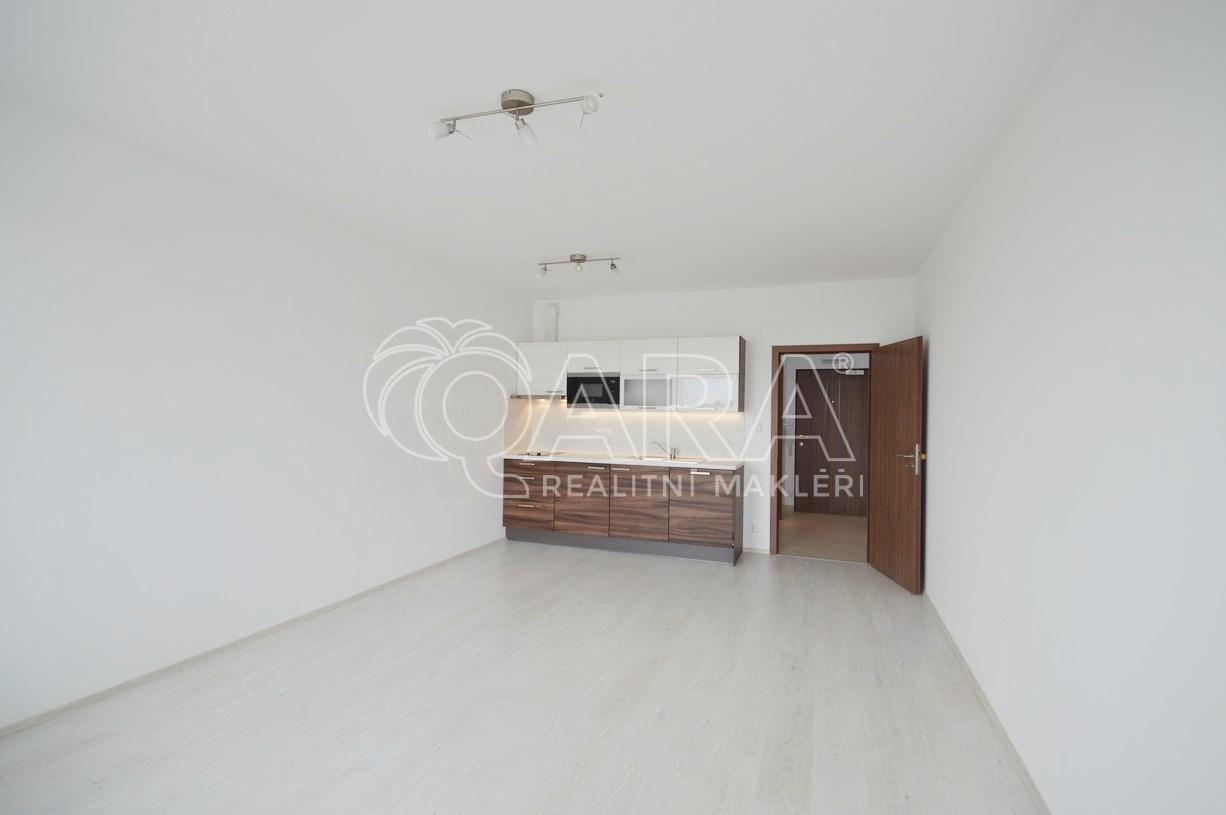 Pronájem byt 1+kk balkon Britská čtvrť Stodůlky Praha wwwondrejkucera.com Ondřej Kučera (2).JPG