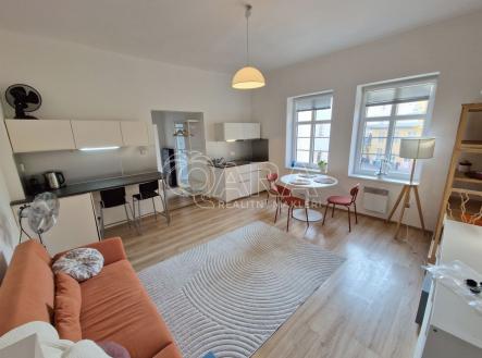 Pronájem bytu, 1+kk, 32 m²